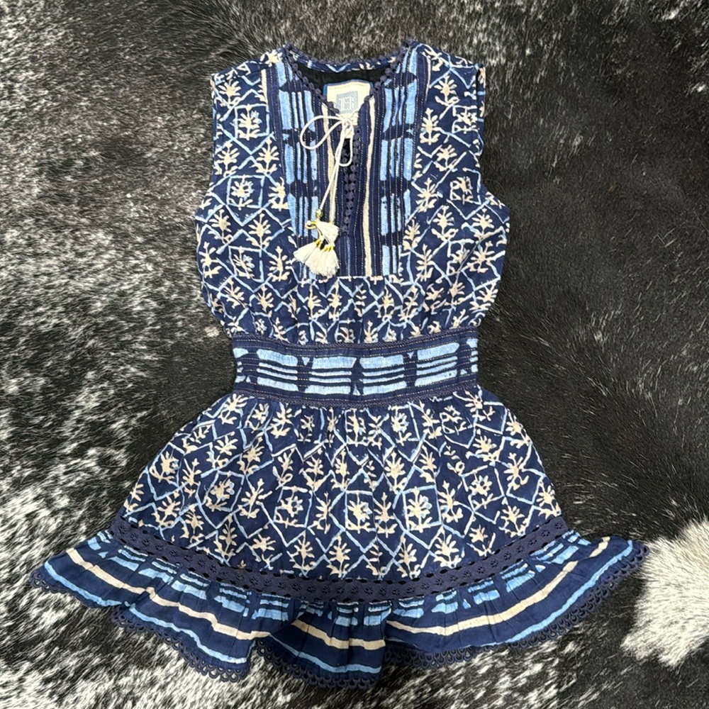 Blue ALICIA BELL dress with metallic stitching. Size 6